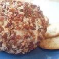 כדור גבינת רוקפור מצופים בפקאנים