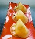 סביצ'ה קוקי סאן ג'ק על קרפצ'ו סלק עם קוקי סאן ג'ק מוקפץ בשמן זית וחומץ בלסמי, מלווה בעלי רוקט ותפוזים