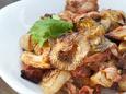 פטטס פרינדה - תפוחי אדמה בתנור עם פרגיות